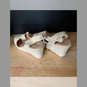 Wanted Natural Wedges